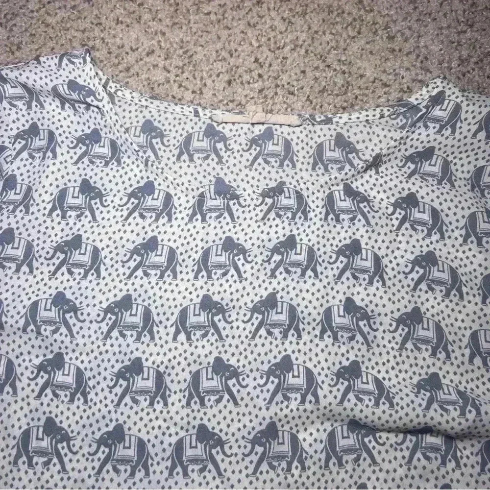 41 Hawthorn Top Womens Medium Gray Ivory Elephant Print Long Sleeve Boho Artsy - Picture 4 of 7